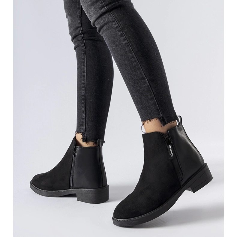 Fekete szigetelt klasszikus Montaldo bokacsizma 1