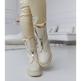 Bézs színű szigetelt csizma cipzárral az Oakdale-től 1