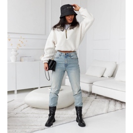 Fekete lakkcipő dekoratív Lido pánttal 1