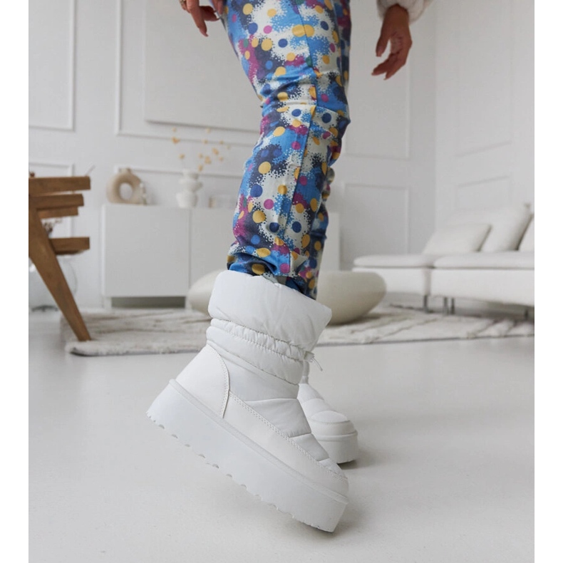 Fehér szigetelt hócsizma a Polk platformon 2