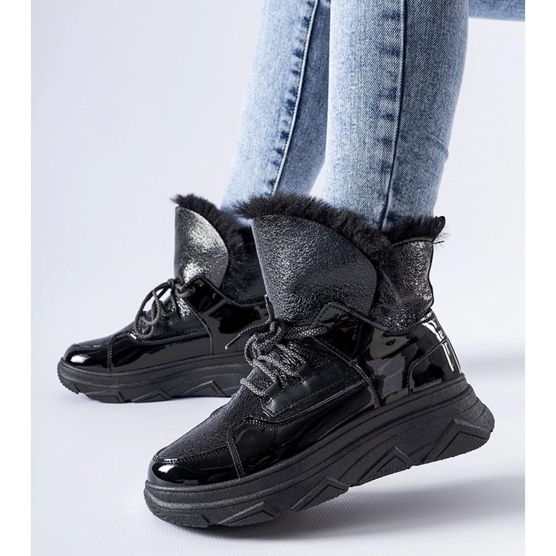 Fekete szigetelt lakk Stringer hócsizma 1