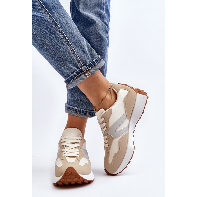 Bézs Chloette női sportcipő 1