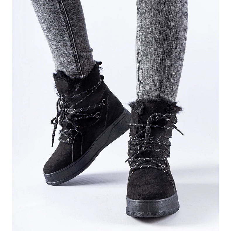 Fekete hócsizma a Rancourt platformon 1