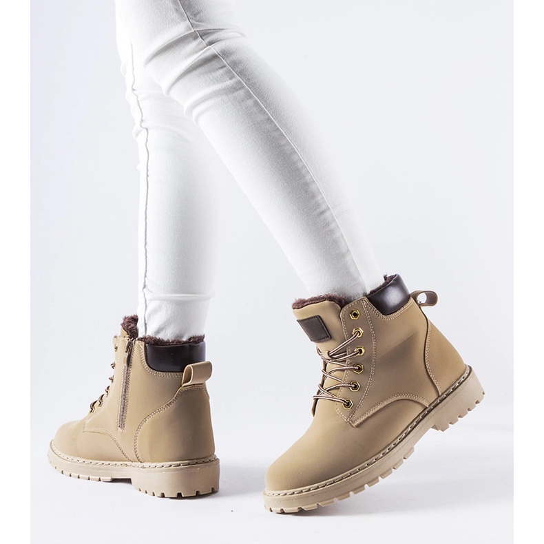 Bézs színű szigetelt klasszikus Leonardo munkások 1