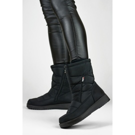 Női hőszigetelt hócsizma, steppelt szőrmével, alacsony emelvényű fekete 1