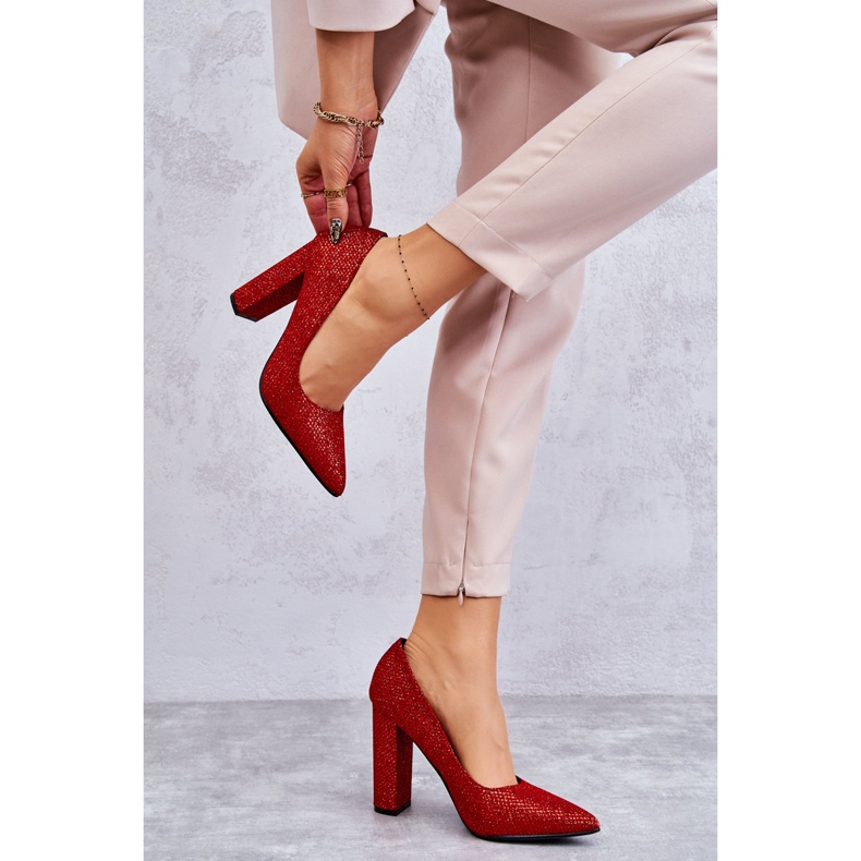 Fényes csillogó piros magassarkú pumpák 2