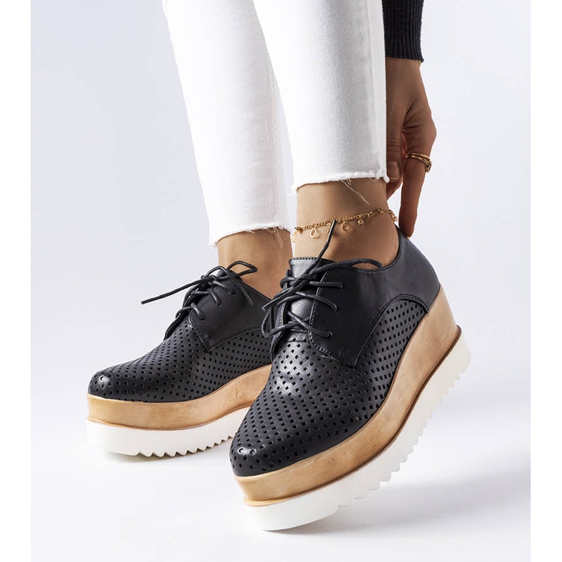 Fekete áttört cipő Laurent márka 1 Fekete áttört cipő Laurent márka 1