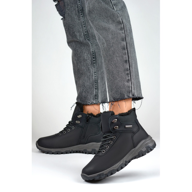 Trekking csizma, fekete női hegyi cipő 1
