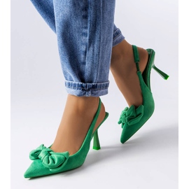 Zöld tűk masnival az Olengo-tól 1 Zöld tűk masnival az Olengo-tól 1