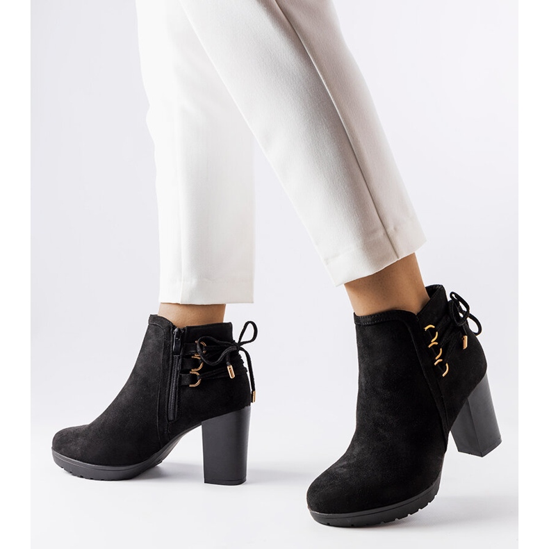 Fekete öko velúr sarkú csizma a Poule-tól 1