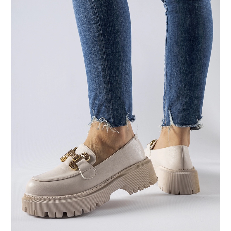 Uzzone strasszokkal díszített bézs mokaszinok 1 Uzzone strasszokkal díszített bézs mokaszinok 1