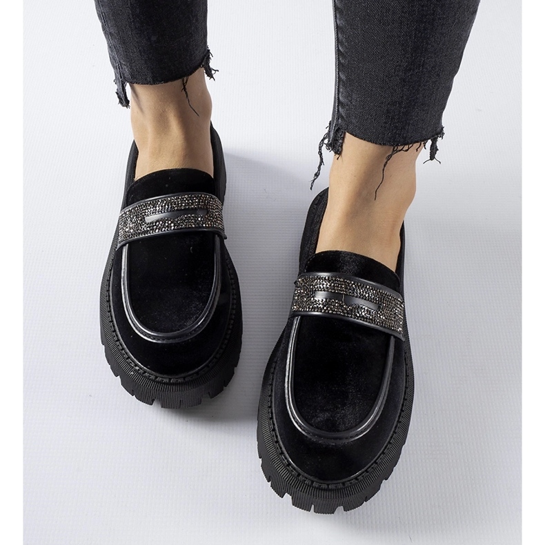 Fekete mokaszinok Longuelo strasszokkal díszítve 1 Fekete mokaszinok Longuelo strasszokkal díszítve 1