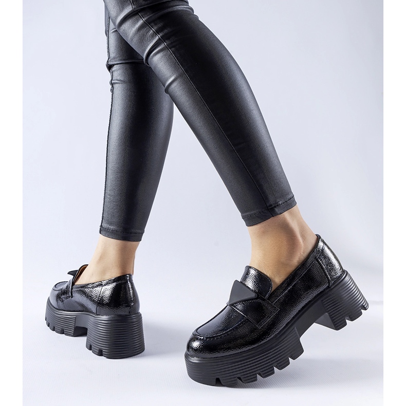 Fekete patentos Eligio naplopók 1