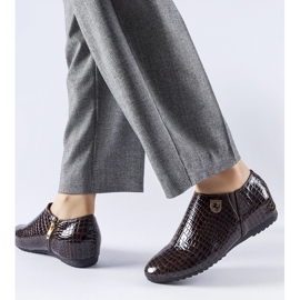 Barna lakkcipő a Nelec márkától 1