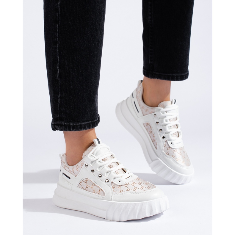 Fehér női sportcipő vastag talppal 2