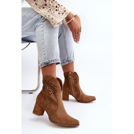 Zazoo 3166 női áttört magassarkú csizma, velúr teve barna 1