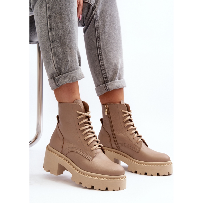 Zazoo 3413 női bőrmunkás bokacsizma masszív magassarkúval, bézs 2