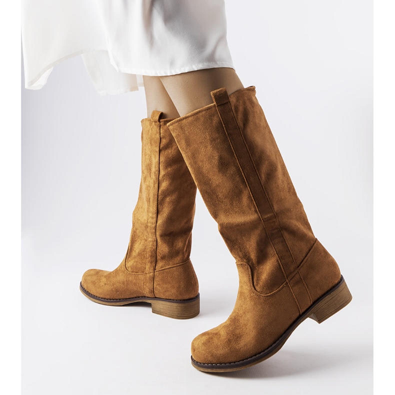 Aosta barna lapos csizma 1