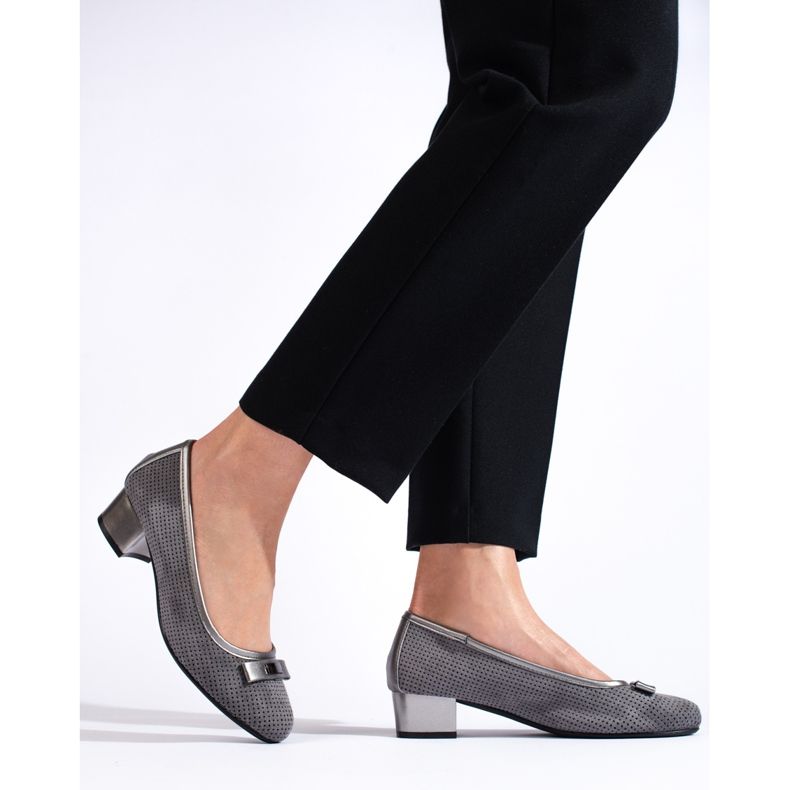 Daszyński szürke áttört alacsony sarkú pumpák 1 Daszyński szürke áttört alacsony sarkú pumpák 1