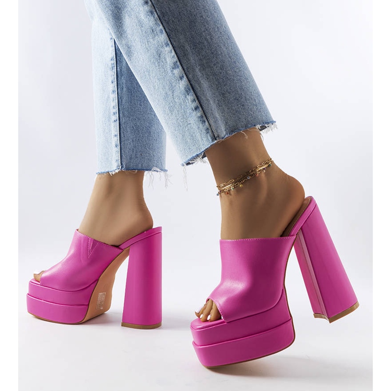 Rózsaszín magassarkú csúszdák a Mertzon cégtől 1