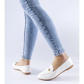 Fehér Velino csatos mokaszinok 1 Fehér Velino csatos mokaszinok 1