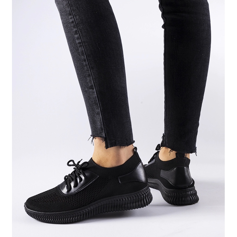 Fekete áttört Pierantonio tornacipő 1