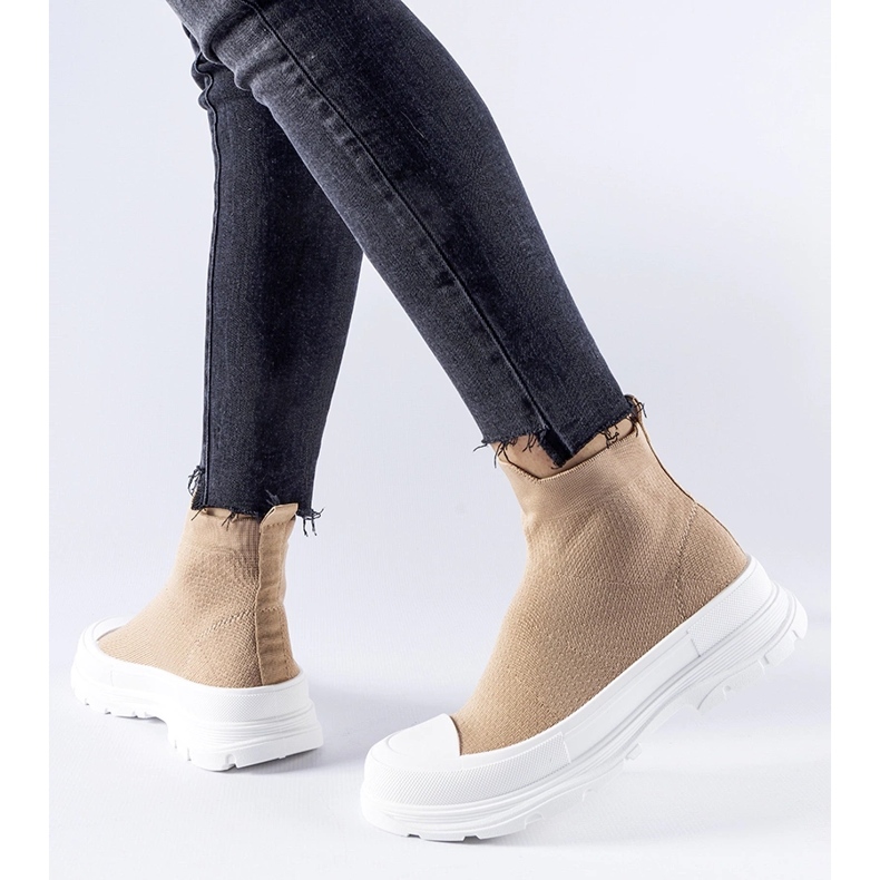 Barna tornacipő elasztikus felsőrésszel a Gadbois-tól 1