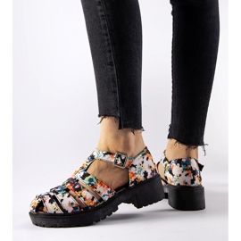 Fekete mintás masszív Oaks szandál 1