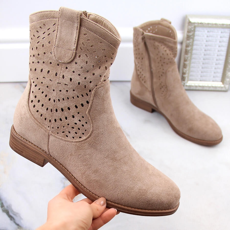 Bézs színű velúr női áttört bokacsizma S.Barski HY66-135 1