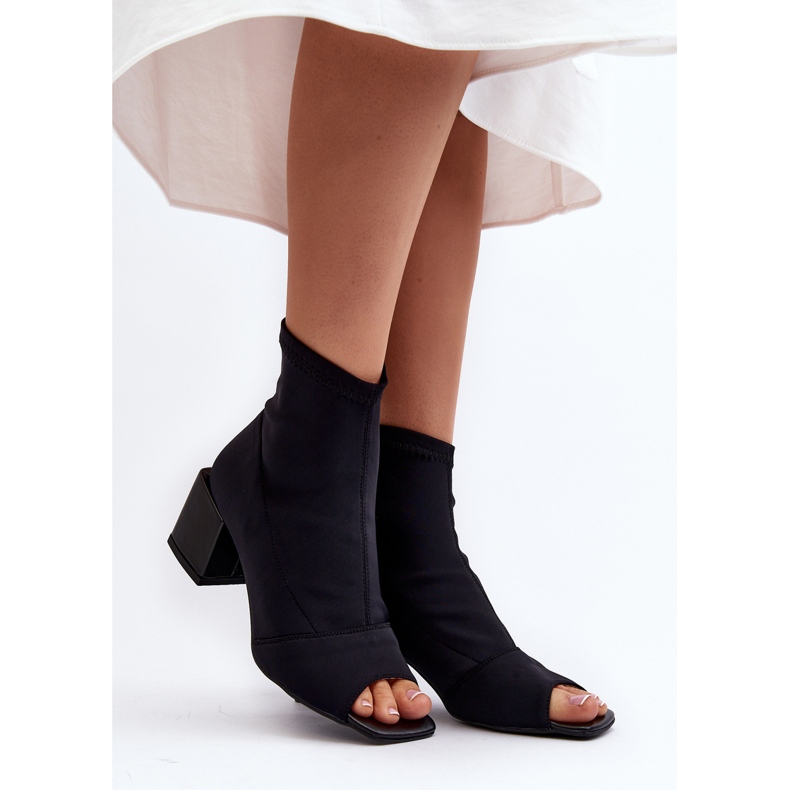 Zazoo 2876 női magassarkú csizma nyitott orrral, fekete 1