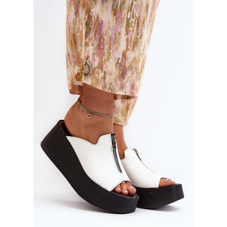 Zazoo 2916 női papucs masszív platformon, cipzárral, fehér 2