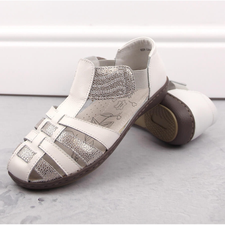 Női bőr zárt szandál, bézs, T.Sokolski 1