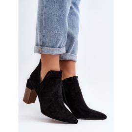 Fekete Vailen magas sarkú bokacsizma áttört mintával 2