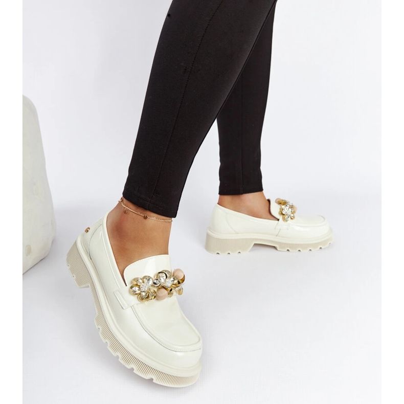 Bézs lakkbőr mokaszinok Goe NN2N4202 2