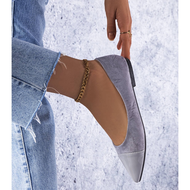 Szürke lakkozott balerinák a Thibaulttól 1 Szürke lakkozott balerinák a Thibaulttól 1