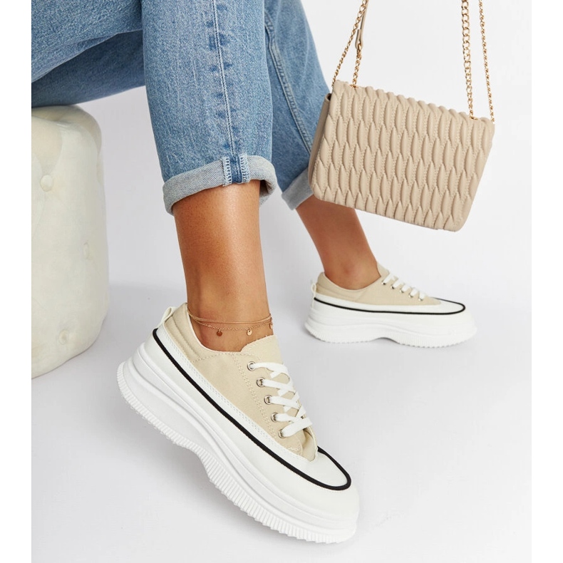 Bézs színű tornacipő a Plesio platformon 2