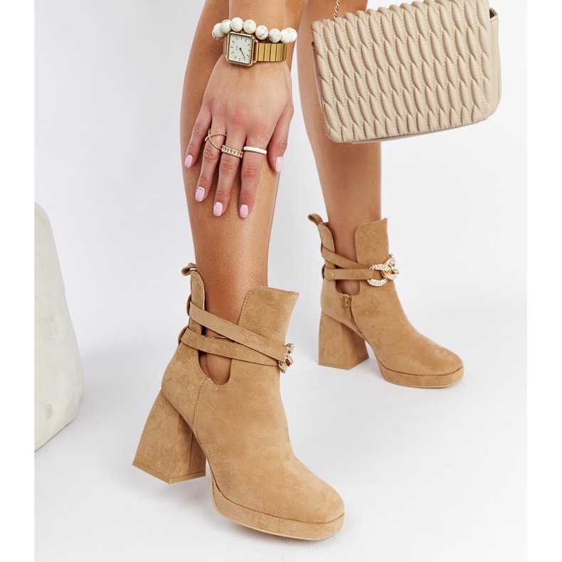 Barna bokacsizma szilfa cirkóniákkal díszítve bézs 2