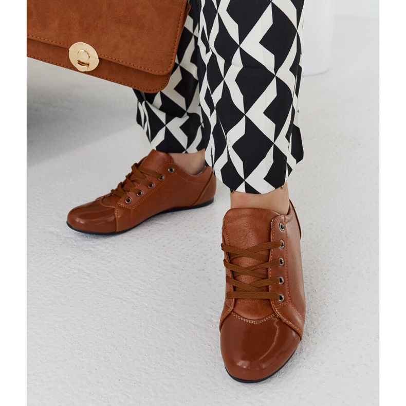 Parady barna cipő patentos orrral 2