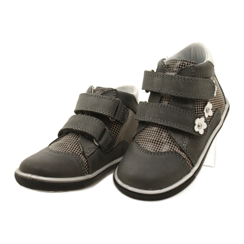 Lányok bőr cipője fehér virágokkal 91904 szürke bartek 3