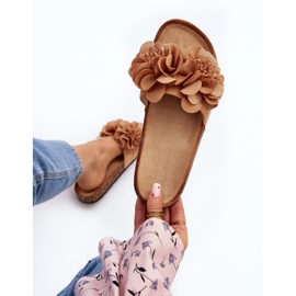 Női papucs virágokkal, barna Lulania 1