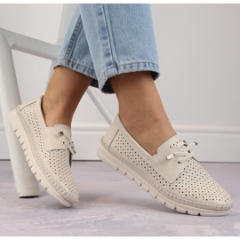 Női áttört bőr bebújós cipő, bézs Vinceza 7872 1 Női áttört bőr bebújós cipő, bézs Vinceza 7872 1