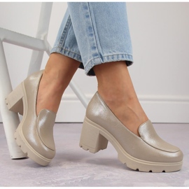 Női bézs bebújós cipő magassarkúval és platform Potocki 12040 1 Női bézs bebújós cipő magassarkúval és platform Potocki 12040 1
