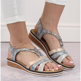 Kényelmes női bebújós ékszandál Rieker V36G4-40 kék 1 Kényelmes női bebújós ékszandál Rieker V36G4-40 kék 1