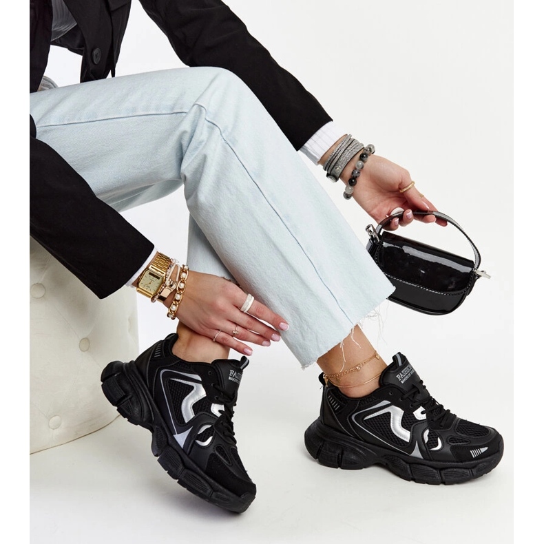 Fekete tornacipő masszív Jacobine talppal 1