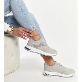 Szürke tornacipők a Lubna platformon 1