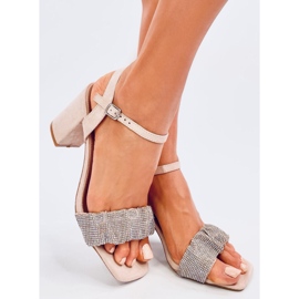 A Dash Nude magas sarkú szandálja bézs 1