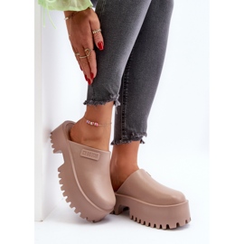 Női papucs masszív talpon Big Star NN274016 bézs 1