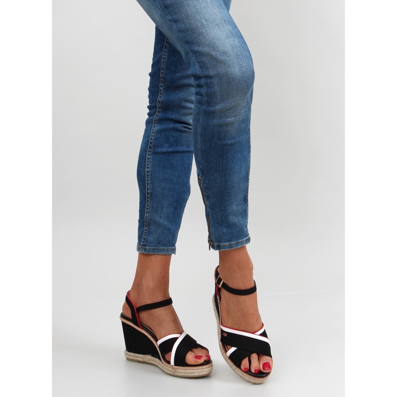 Ékes szandál Tomy 1234 fekete 1