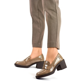 Női lakkos alacsony sarkú cipő, alacsony sarkú pumpák barna 2