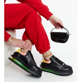 Fekete tornacipők a GOE NN2N4030 platformon 1